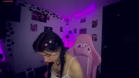 Snapshot of cami_mila99 chatting on 19, 6, 2026 CAMI online show from 19, 6, 2026