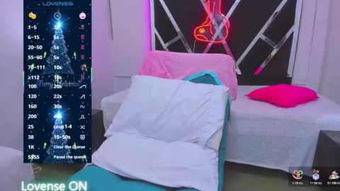 Snapshot of cami_sophia chatting on 14, 12, 2025 sophia online show from 14, 12, 2025