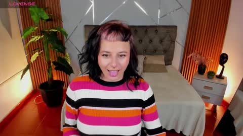 Snapshot of camii_lux chatting on 18, 10, 2025 Cami online show from 18, 10, 2025