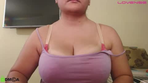 Camila  online show from 22, 9, 2025