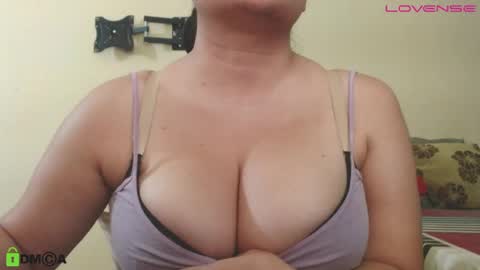 Snapshot of camiilahotxxx chatting on 28, 5, 2026 Camila online show from 28, 5, 2026