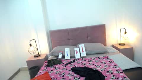 Snapshot of camiilareyes chatting on 20, 2, 2025 CamiilaReyes online show from 20, 2, 2025