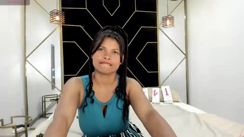 Snapshot of camiilareyes chatting on 24, 2, 2025 CamiilaReyes online show from 24, 2, 2025