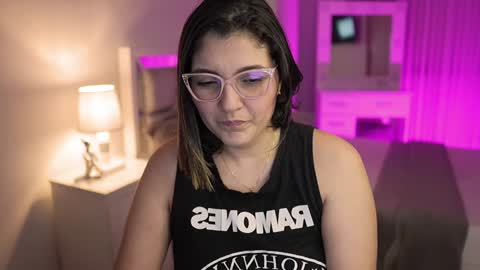 Snapshot of camila_buitrago chatting on 15, 12, 2024 Camila buitrago online show from 15, 12, 2024