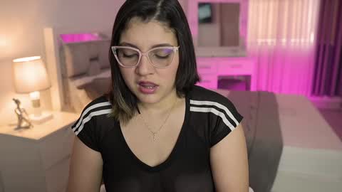 Snapshot of camila_buitrago chatting on 25, 12, 2024 Camila buitrago online show from 25, 12, 2024