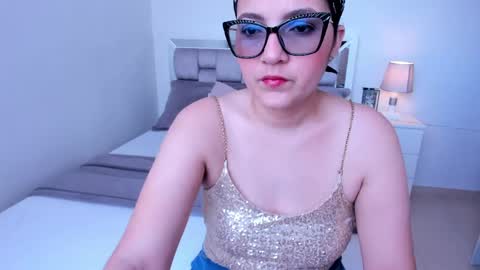 Camila buitrago online show from 19, 4, 2026