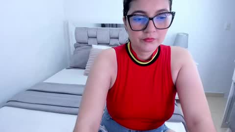 Camila buitrago online show from 8, 5, 2026