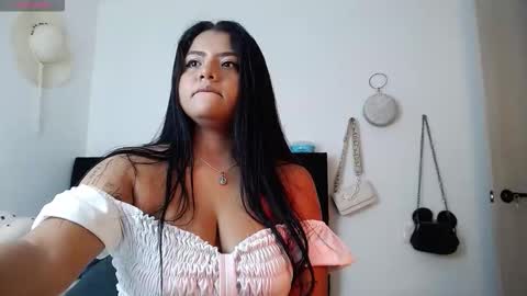 Snapshot of camila_torresss chatting on 12, 11, 2025 camila_torresss online show from 12, 11, 2025