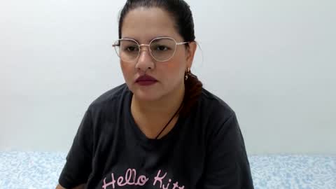 Camila Villaneva online show from 8, 10, 2025