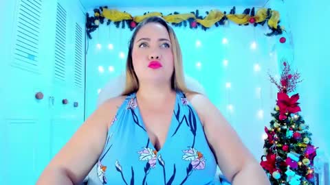 Snapshot of camilaa_foxxx chatting on 16, 12, 2024 camilaa foxxx online show from 16, 12, 2024