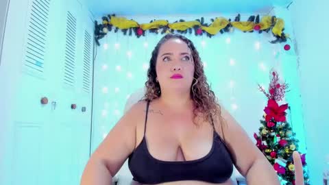 Snapshot of camilaa_foxxx chatting on 27, 12, 2024 camilaa foxxx online show from 27, 12, 2024