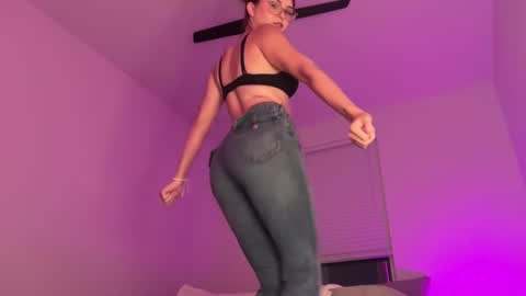 Camila online show from 8, 10, 2025