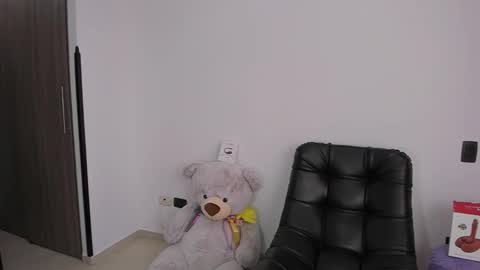 Snapshot of camilabliss chatting on 4, 12, 2025 Camila online show from 4, 12, 2025