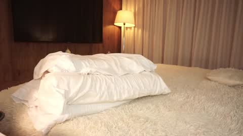 Camila online show from 5, 3, 2025