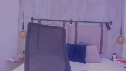 Camila online show from 15, 10, 2025