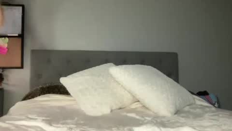 Camila Cruz online show from 30, 9, 2025