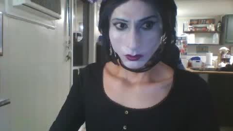 Snapshot of camilicat chatting on 11, 10, 2025 Ladyboy Ladine or Cambi online show from 11, 10, 2025