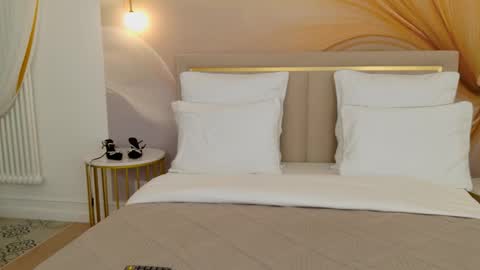 Camilla online show from 19, 9, 2025