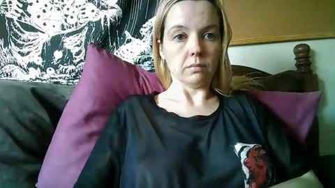 Camille Deville online show from 21, 1, 2025