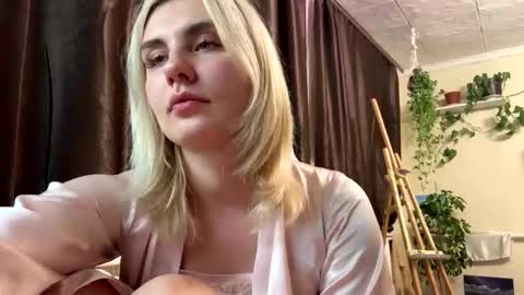 Snapshot of camillecharm chatting on 22, 1, 2025 CamilleCharm online show from 22, 1, 2025
