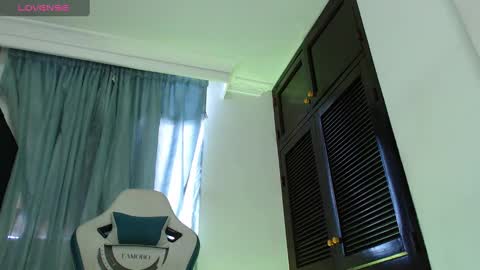 camilo_contre21 online show from 4, 12, 2024