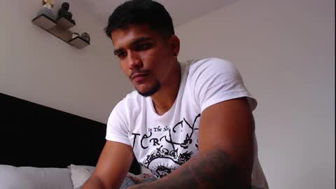 camilo_contre21 online show from 5, 11, 2025
