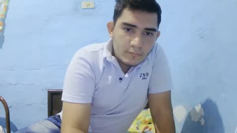 Snapshot of camilowhite_ chatting on 4, 11, 2025 Camilowhite online show from 4, 11, 2025