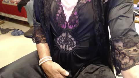 Snapshot of cammiecd chatting on 28, 10, 2025 CammieCD online show from 28, 10, 2025