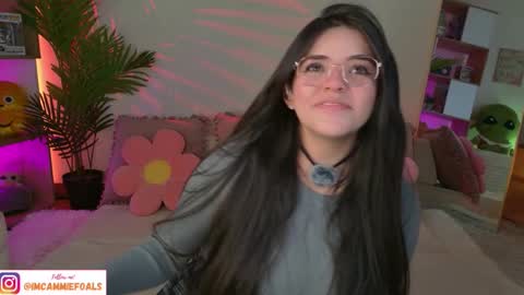 Snapshot of cammiefoalss chatting on 11, 9, 2025 Lets reach 200 thumbs up online show from 11, 9, 2025