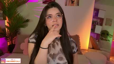 Snapshot of cammiefoalss chatting on 29, 9, 2025 Lets reach 200 thumbs up online show from 29, 9, 2025