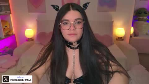 Snapshot of cammiefoalss chatting on 11, 1, 2026 Lets reach 200 thumbs up online show from 11, 1, 2026