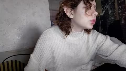 cammyrose_ online show from 28, 10, 2025