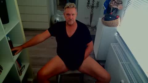 Snapshot of camunication chatting on 30, 9, 2025 camunication online show from 30, 9, 2025