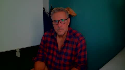 Snapshot of camunication chatting on 25, 10, 2025 camunication online show from 25, 10, 2025