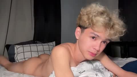 Snapshot of camwithethan chatting on 18, 3, 2026 Ethan online show from 18, 3, 2026