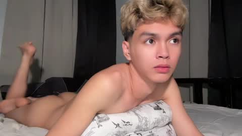 Snapshot of camwithethan chatting on 1, 4, 2026 Ethan online show from 1, 4, 2026