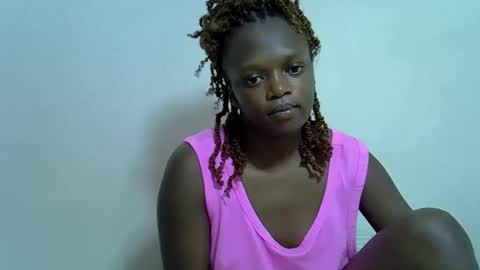 Snapshot of candiemaya chatting on 6, 10, 2025 candiemaya online show from 6, 10, 2025