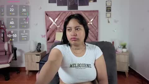 Im ChloeJoin The Fan Club online show from 25, 5, 2026