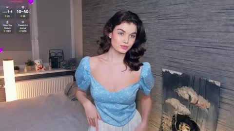 Snapshot of candy_flo chatting on 3, 3, 2025 Flora online show from 3, 3, 2025