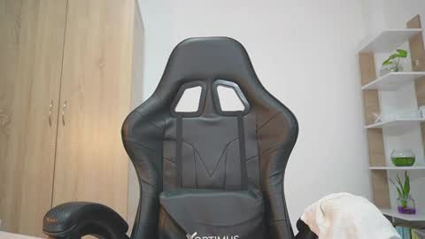 Nickol online show from 27, 2, 2026