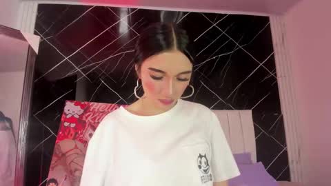 Snapshot of candy_leila3 chatting on 5, 11, 2025 Leila online show from 5, 11, 2025