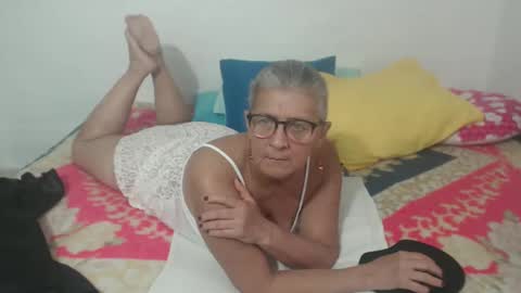 Snapshot of candy_mature_ chatting on 12, 12, 2024 candy online show from 12, 12, 2024