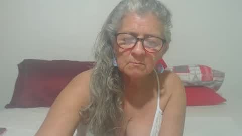 Snapshot of candy_mature_ chatting on 4, 1, 2025 candy online show from 4, 1, 2025