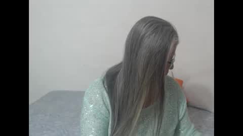 Snapshot of candy_mature_ chatting on 12, 1, 2025 candy online show from 12, 1, 2025