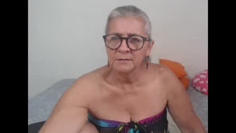Snapshot of candy_mature_ chatting on 14, 1, 2025 candy online show from 14, 1, 2025