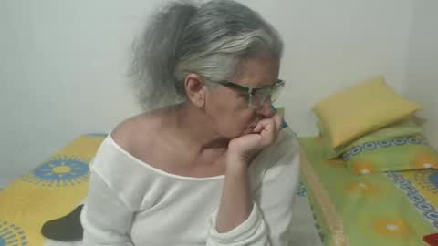 Snapshot of candy_mature_ chatting on 18, 1, 2025 candy online show from 18, 1, 2025
