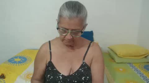 Snapshot of candy_mature_ chatting on 5, 2, 2025 candy online show from 5, 2, 2025