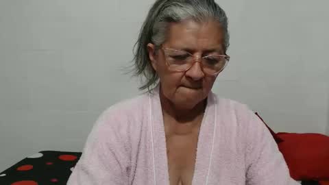 Snapshot of candy_mature_ chatting on 1, 12, 2025 candy online show from 1, 12, 2025