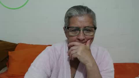 Snapshot of candy_mature_ chatting on 19, 12, 2025 candy online show from 19, 12, 2025