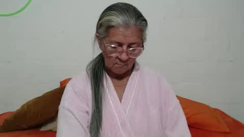 Snapshot of candy_mature_ chatting on 23, 12, 2025 candy online show from 23, 12, 2025